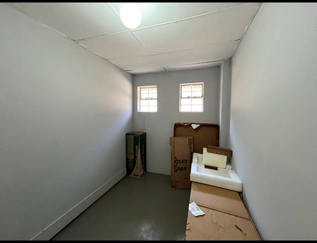 378M² WAREHOUSE TO LET IN SEBENZA